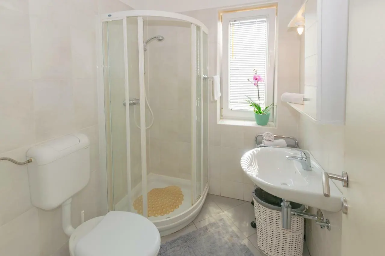 Apartment Irena With Bikes Included Pola Croazia